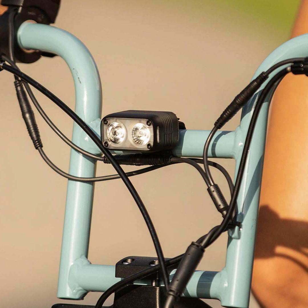 Lifestyle image of Universal Knog Light - Blinder 600 on bike